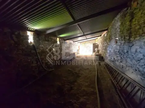 Almacén en Arroyomolinos de León