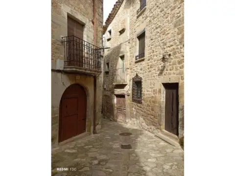 Casa adosada en calle de Juana Enríquez, 17