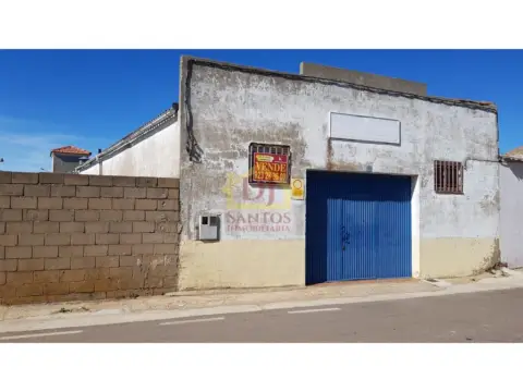 Nave industrial en Arapiles