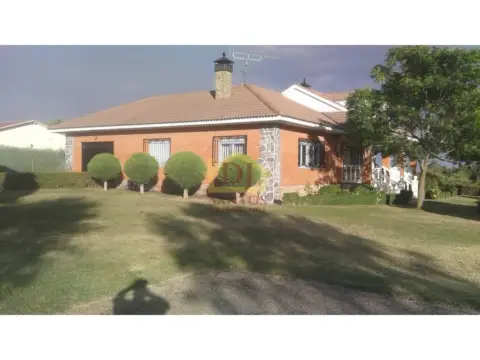 Chalet en Valdunciel