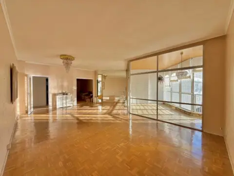 Piso en Avenida de Pío XII, 71