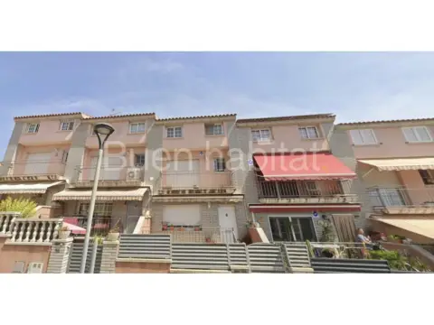 Casa adosada en Carrer del Bisbe Català, 47