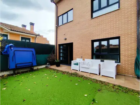 Casa adosada en Ali-Gobeo