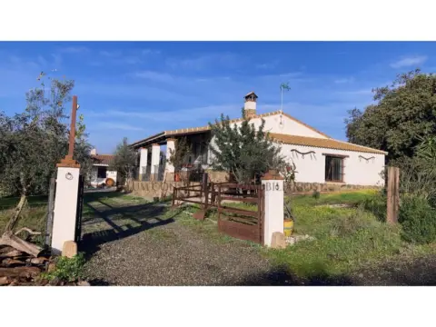 Finca rústica en Zalamea la Real