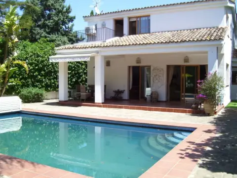 Chalet en La Canyada - La Cañada