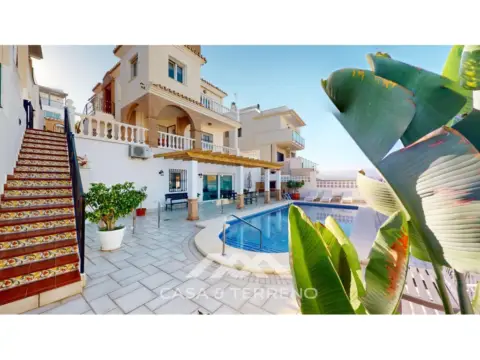 Chalet en Viña Málaga