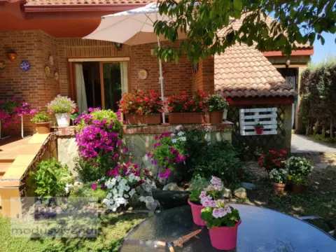 Chalet en Villaquilambre