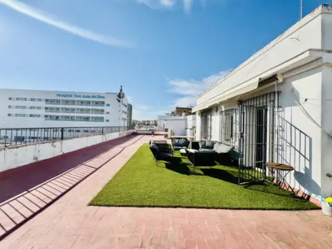 Penthouse in La Buhaira-San Bernardo