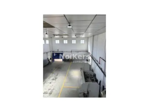 Nave industrial en Palau-solità i Plegamans