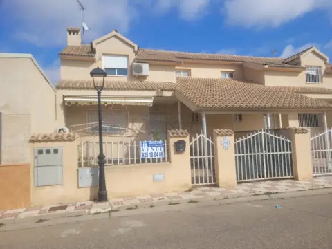 Casa en La Puebla de Almoradiel