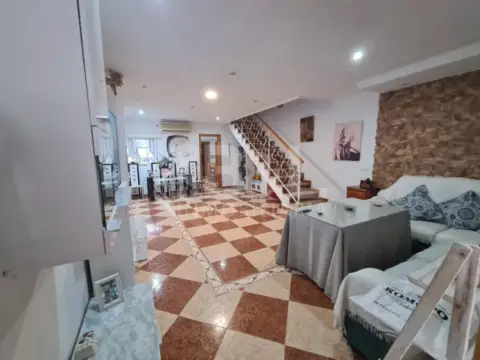 Casa en Nuevo Parque-Los Rosales-Tráfico Pesado