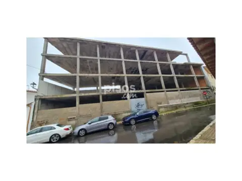 Edificio en Doña María de Ocaña