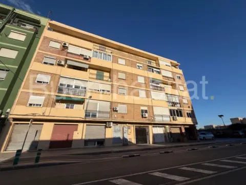 Piso en Avenida de la Constitución, 330