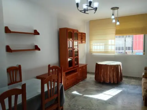 Apartamento en María Auxiliadora-Barriada de Llera