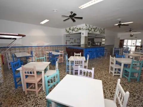 Local comercial en Los Boliches