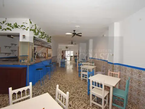 Local comercial en Los Boliches