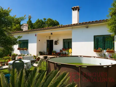 Casa en Vilobí d'Onyar