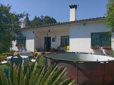 Casa en Vilobí d'Onyar