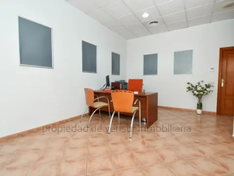 Local comercial en Calarreona-Las Lomas