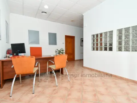 Local comercial en Calarreona-Las Lomas