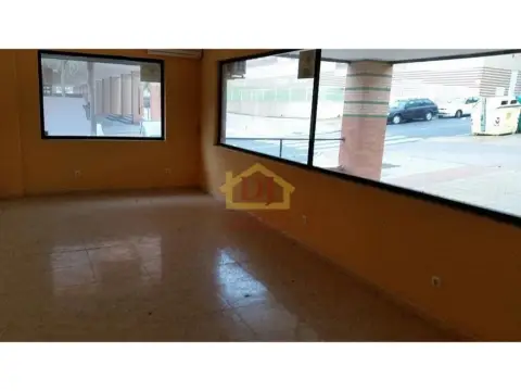 Local comercial en La Platina- Hospital - Campus
