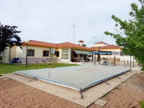 Chalet en Las Vaguadas-Carretera de Valverde