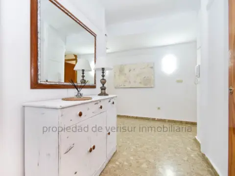 Piso en Calarreona-Las Lomas