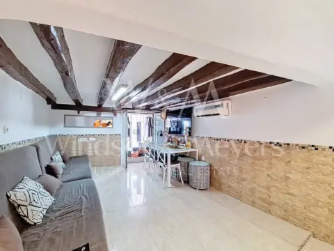 Estudio en Carrer Fosc