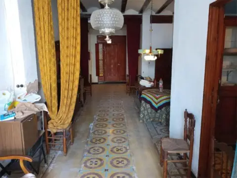 Casa adosada en Carrer de la Font, 11