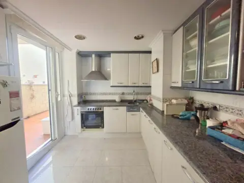 Piso en calle de las Merindades de Castilla