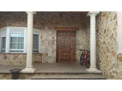 Casa en calle del General Moscardó, 85