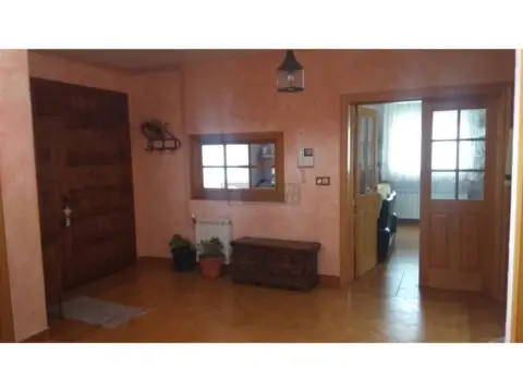 Casa en calle del General Moscardó, 85