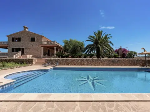 Casa rústica en Lloret de Vistalegre