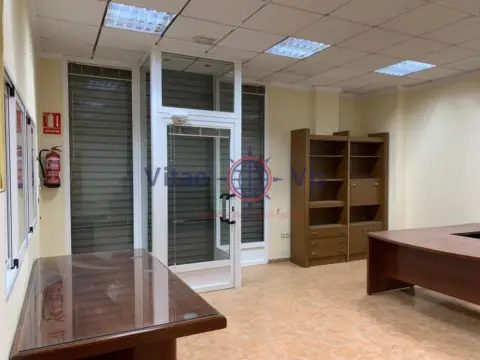 Local comercial en Alameda de Cervantes