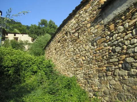 Casa rústica en calle Benasque Alta, 24