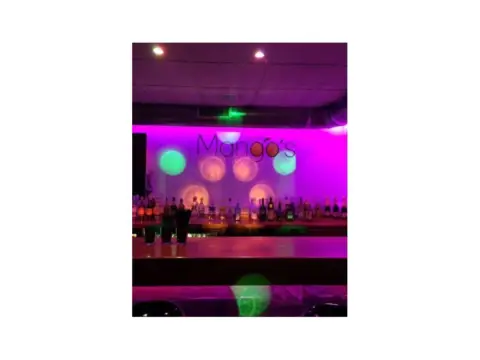 Local comercial en calle Adva Rafael Puig Lluvina. Las Verónicas, nº 2