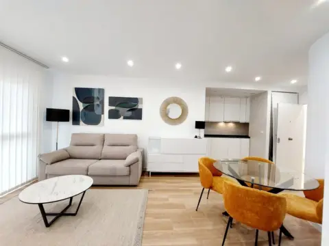 Estudio en Avenida de Elvas-Campus