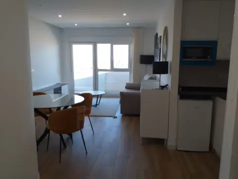 Estudio en Avenida de Elvas-Campus