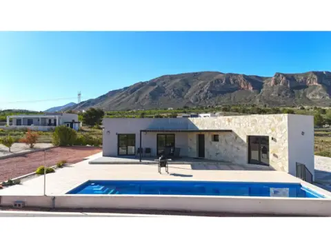 Chalet en El Fondó de les Neus - Hondón de las Nieves