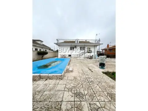 Chalet en Ugena