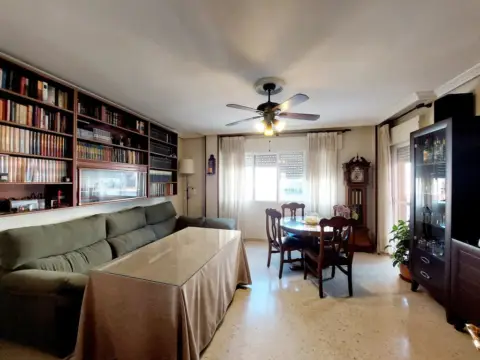 Piso en María Auxiliadora-Barriada de Llera