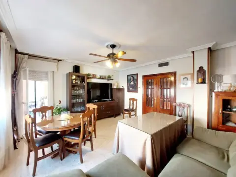 Piso en María Auxiliadora-Barriada de Llera