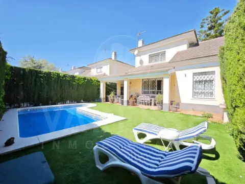 Casa pareada en Espartinas