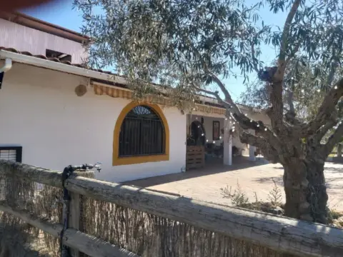 Casa en Ctra Caceres Merida