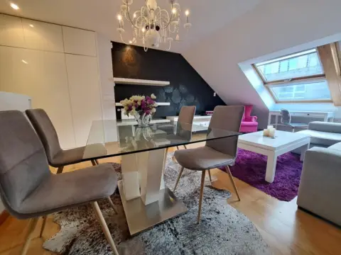 Apartamento en calle de Policarpo Sanz, 18