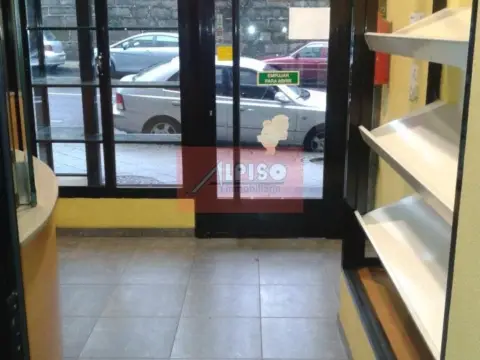 Local comercial en calle de Vicente Risco