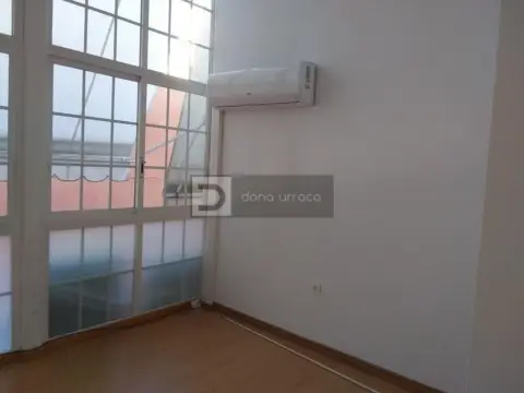 Oficina en calle del Paseo, 23
