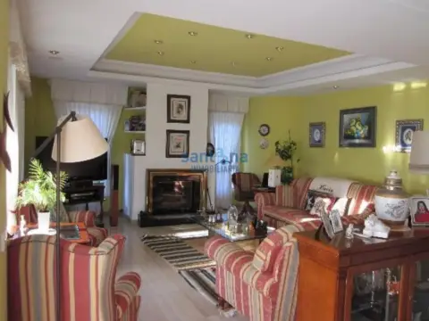 Chalet en Valdefresno