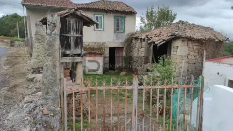 Casa en calle Pueblo Parladoiro , Calvelle
