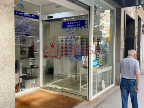 Local comercial en Avenida das Camelias